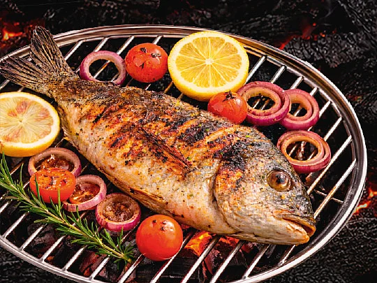 Dorade auf dem Grill